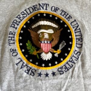 Men’s  grey T-shirt embroidered presidential seal